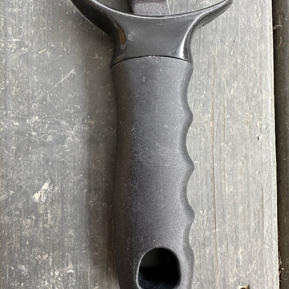 Farberware pizza cutter! Must sell - Picture 5 of 8